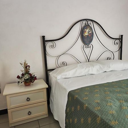 Dalia Appartamento Turistico กาสโตรวิลลารี ภายนอก รูปภาพ