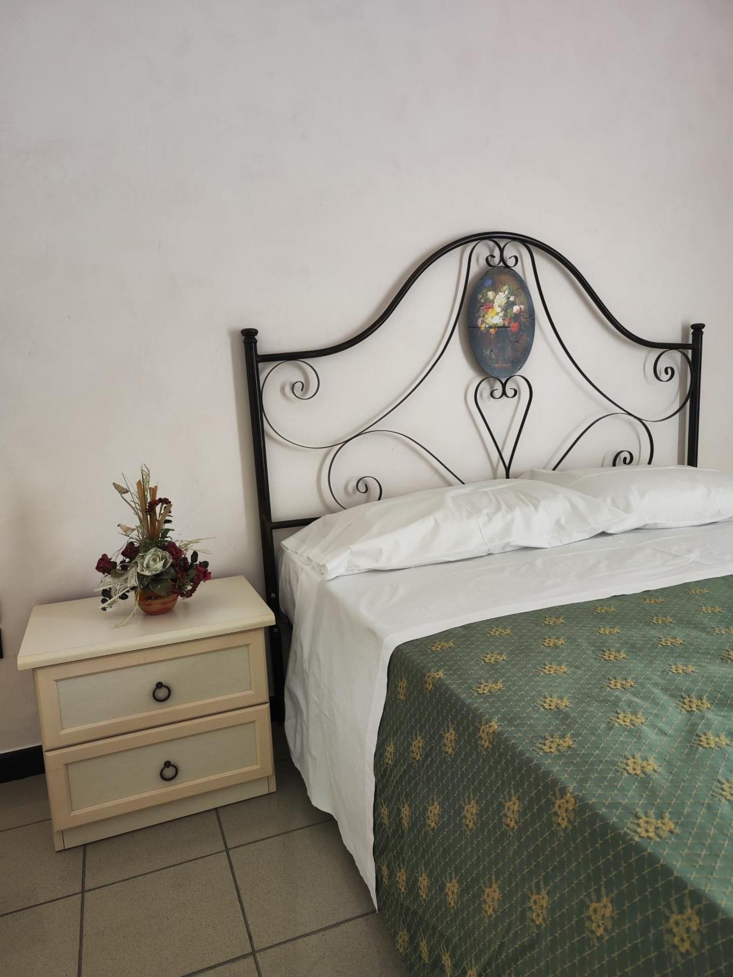 Dalia Appartamento Turistico กาสโตรวิลลารี ภายนอก รูปภาพ
